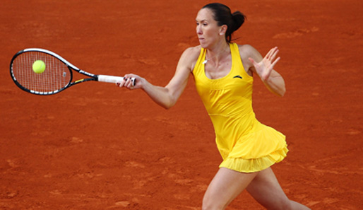 Wieder im gelben Outfit zog auch Jelena Jankovic in die Runde der letzten Acht ein. Sie besiegte die Slowakin Daniela Hantuchova