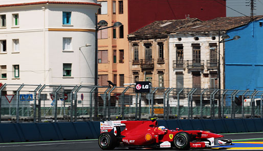 Fernando Alonso verlieh sein Ferrari trotzdem Flügel. Der Spanier beschenkte seine Fans beim Heimspiel mit der Bestzeit im Training