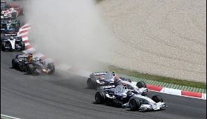 Auf dem Nürburgring war es zum Crash gekommen, und auch am Start des Spanien-GP hat nicht viel zum Unfall gefehlt