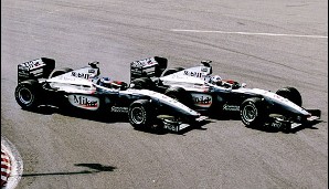 1999: Eigentlich kamen Mika Häkkinen und David Coulthard bei McLaren immer ganz gut miteinander aus. In diesem Jahr wurde es aber ein paar Mal eng