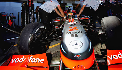 Zurück zur Neuzeit. Ganz England freut sich am Wochenende auf die "Battle of Britain" zwischen den McLaren-Fahrern Lewis Hamilton und Jenson Button