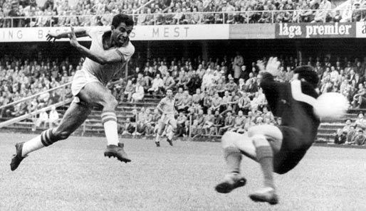 1962: Und wieder die Brasilianer. In Chile dreht die Elf um Weltstar Pele die Partie gegen die Tschechoslowakei nach 0:1-Rückstand und siegt am Ende 3:1