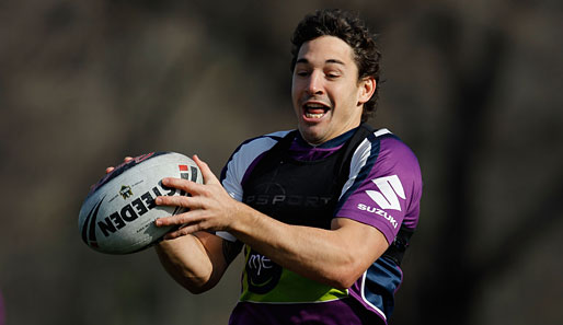 Da kommt das Kind in ihm heraus: Billy Slater von den Melbourne Storm hat sichtlich Spaß beim Rugby-Training