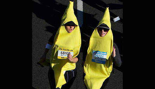80.000 Leute nahmen am 40. City 2 Surf Run in Sydney teil. Darunter auch diese beiden, nun ja, Bananen...
