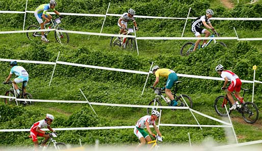 Beim beschwerlichen Anstieg im Tampines Bike Park zu Singapur trennt sich bei der Jugendolympiade unter den Mountain Bikern die Spreu noch längst nicht vom Weizen