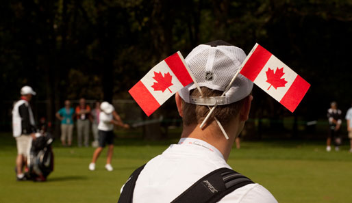 O Canada! Ein kanadischer Golf-Fan sieht den Sieg von Michelle Wie bei den Canadian Women's Open im St. Charles Country Club