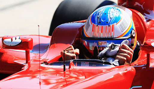Die geballten Fäuste gab es aber vor allem bei Fernando Alonso. Er holte im Ferrari vor heimischen Fans die Pole-Position