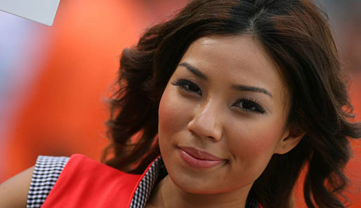 Der Singapur-GP: Lewis Hamiltons Freundin Nicole Scherzinger stiehlt den Gridgirls beim Nachtrennen von Singapur die Show