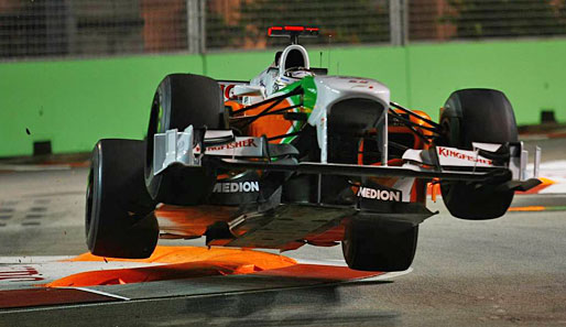 K.I.T.T. - Turbo-Boost! Nein, im Auto sitzt nicht David Hasselhoff. Es ist Adrian Sutil. Und ob er seinen Force India K.I.T.T. nennt, ist nicht bekannt