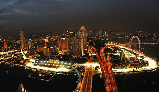 Ohne Sutils Aktion wäre das wohl das spektakulärste Bild gewesen. Die beeindruckende Skyline von Singapur bei Nacht