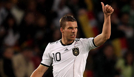 Daumen hoch für Lukas Podolski. Der Kölner machte in seinem Heimstadion ein richtig gutes Spiel und erzielte seinen 41. Länderspieltreffer