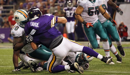 Vikings - Dolphins 10:14: Diese Szenen bekam man häufiger zu sehen: Brett Favre mit Problemen gegen die Miami Dolphins