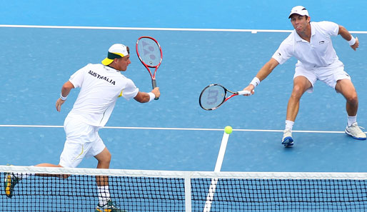 Davis Cup: Doppelt hält besser - Lleyton Hewitt und Paul Hanley fegten ihre belgischen Gegner in Cairns klar vom Platz.