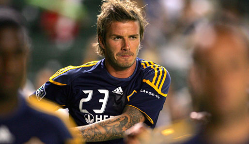 Mit zerzaustem Haar wärmt sich David Beckham vor dem Match seiner Los Angeles Galaxy gegen die New York Red Bulls auf. Wenn das Posh Spice wüsste....