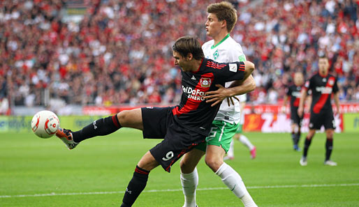 Patrick Helmes (l.) konnte sich einmal gegen Sebastian Prödl (r.) und Werder Bremen durchsetzen. Er erzielte den Treffer zum 1:0
