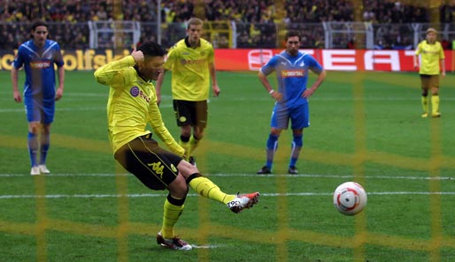 Dortmund hatte die Chance zum Ausgleich, aber Nuri Sahin scheiterte vom Elfmeterpunkt. Isaac Vorsah hatte den Strafstoß mit einem Handspiel verursacht