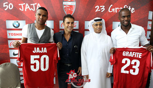 Anfang Juli 2011 wurde Grafite zusammen mit Jaja (l.) als Neuzugang beim Al-Ahli Club in Dubai vorgestellt
