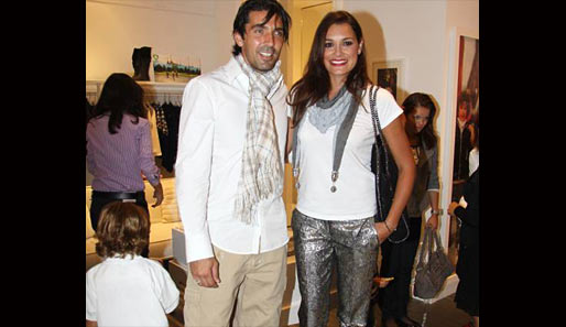 Absolut stilsicher: Gigi Buffon und Alena Seredova bei einem Modeevent in Mailand