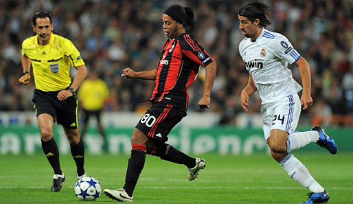 Sami Khedira (r.) bekam es gelegentlich mit Weltstar Ronaldinho zu tun