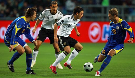 Mesut Özil stand nach seiner Knöchverletzung überraschend in der Startelf der deutschen Nationalmannschaft