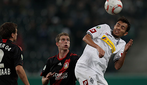 Borussia Mönchengladbach - Bayer Leverkusen 6:5 n.E. (0:0): Juan Arango (r.) schoss keinen Elfmeter. Für die Gladbacher reichte es auch so zum Sieg