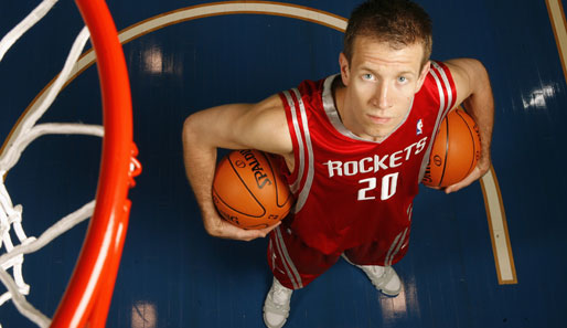 2006 kam Forward Steve Novak in die NBA und wurde von den Houston Rockets an 32. Stelle des Drafts gezogen