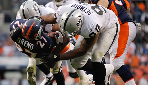 Denver Broncos - Oakland Raiders 14:59: Während die Raiders einen Punkterekord feierten, taten sich Knowshon Moreno und die Broncos offensiv unheimlich schwer