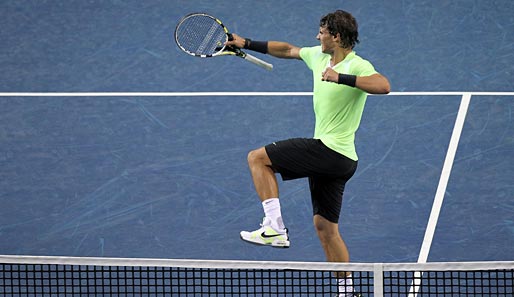 Ein hartes Stück Arbeit: Beim Halbfinale in Tokio wehrte Rafael Nadal gegen Viktor Troicki beim 7:6, 4:6 und 7:6-Erfolg zwei Matchbälle ab