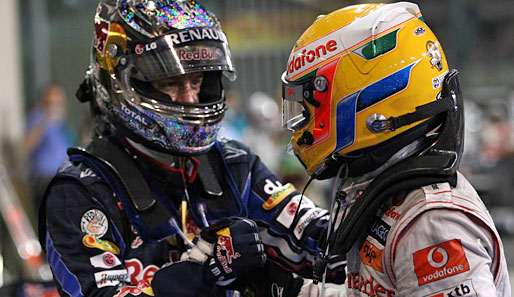 Die beiden McLaren-Piloten waren die ersten Gratulanten von Vettel nach dessen Sieg in Abu Dhabi. Hier der Zweite Lewis Hamilton