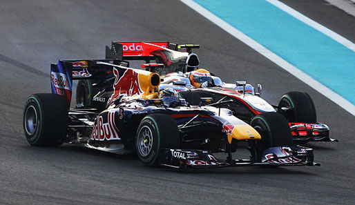 Nach dem Start wurde es für Vettel richtig eng. Lewis Hamilton war fast gleichauf und hätte den Deutschen fast geknackt