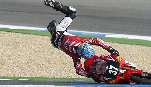 Beim MotoGP im portugiesischen Estoril wollte Robin Barbosa trotz Unfall seinen Bock nicht loslassen