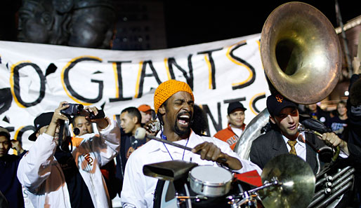 Fans der San Francisco Giants feierten die Nacht durch, nachdem die Giants die Texas Rangers mit 3:1 besiegten und nun MLB-World Series-Sieger 2010 sind