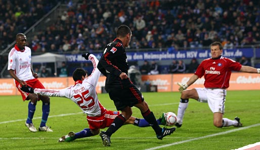 Renato Augusto besiegelte mit seinem zweiten Treffer zum 1:4 das Schicksal des HSV. Die Hamburger kamen lediglich noch zum 2:4-Ehrentreffer