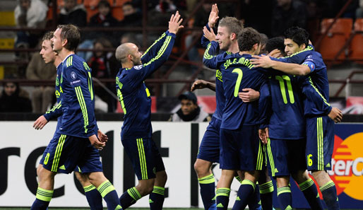 Am Ende bejubelt Ajax einen verdienten Auswärtssieg. Damit haben sich die Niederländer für die Europa League qualifiziert
