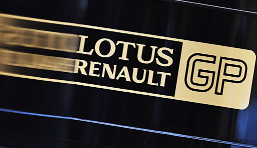 Denn das Team heißt 2011 offiziell Lotus-Renault und erinnert damit an glorreiche Zeiten in den 80ern. Damals fuhr Ayrton Senna für das Team
