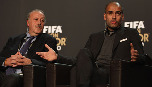 Spaniens Nationaltrainer Vicente Del Bosque (l.) und sein Landsmann Pep Guardiola waren als Trainer des Jahres 2010 nominiert