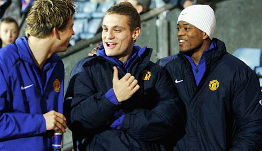 Wer kann, der kann: Manchester United holte 2006 Nemanja Vidic (M.) und Patrice Evra auf einen Streich