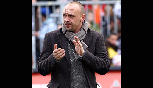Genausoviel sackt Holger Stanislawski (41) ein, der den FC St. Pauli seit 2006 aus der 3. Liga in die Bundesliga geführt hat