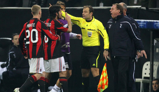 Völlig von der Rolle war Milans Gennaro Gattuso: Erst attackierte er Harry Redknapp, nach dem Spiel musste er dann von mehreren Teamkollegen zurückgehalten werden