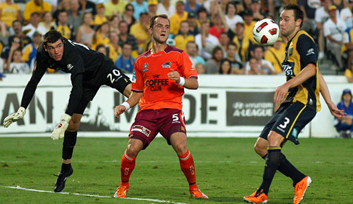 Fußball Down Under: Keeper Matthew Ryan (l.) verlor mit den Central Coast Mariners gegen Brisbane Roar mit 0:2
