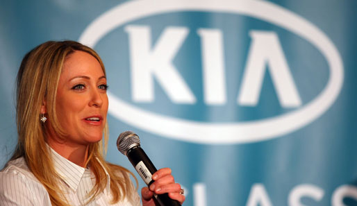Cristie Kerr auf Abwegen: Statt auf dem Golfplatz zu stehen, schenkt sie ihrem neuen Sponsor "KIA" ihr bezauberndes Lächeln