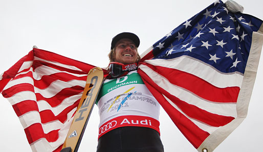 Ted Ligety aus den USA feiert seinen Sieg beim Riesenslalom der Männer in Garmisch-Partenkirchen. Local Hero Felix Neureuther wurde nur 34.