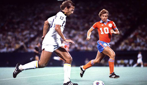 Der zweite niederländische Superstar am Big Apple: Johan Neeskens (l.) feierte mit Cosmos 1980 und '82 den Meistertitel