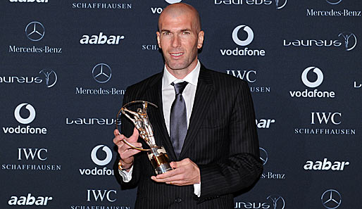 Fußball-Gott Zinedine Zidane wurde mit dem Preis für sein Lebenswerk ausgezeichnet