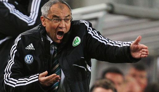 Felix Magath ist schon wieder mit voller Leidenschaft an der Seitenlinie des VfL Wolfsburg aktiv