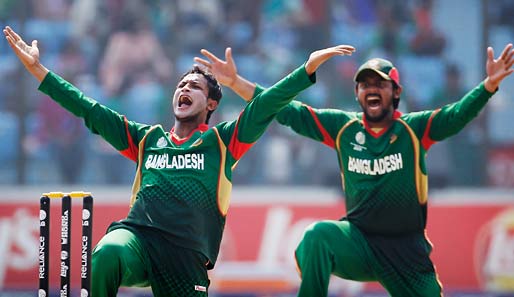 Im Gleichklang beim Cricket-Weltcup in Chittagong: Kapitän Shakib Al Hasan (l.) und Shahriar Nafees (beide Bangladesh) gegen die Niederlande