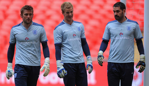 Die Drei von der Tankstelle: Robert Green, Joe Hart und Scott Carson (v.l.n.r.), Englands "Hoffnungsträger" auf der Torwartposition beim Training in Wembley