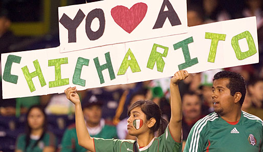 Ich liebe dich, kleine Erbse: Diese Mexikanerin hat sich wohl in Manchester Uniteds Javier Hernandez verguckt
