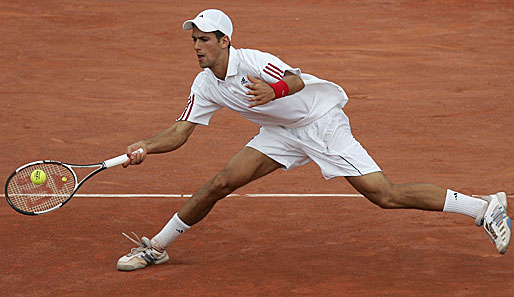 Im Juli 2006 gewinnt Djokovic sein erstes Turnier auf der ATP Tour. Im niederländischen Amersfoot besiegt er den Chilenen Nicolas Massu