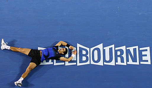 Der erste Grand-Slam-Sieg: 2008 holt sich der Djoker im Finale gegen Jo-Wilfried Tsonga den Titel bei den Australian Open
